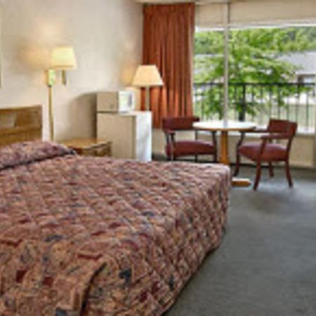 Town And Country Inn Suites Spindale Ngoại thất bức ảnh