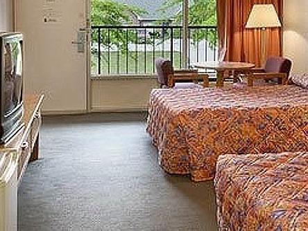 Town And Country Inn Suites Spindale Ngoại thất bức ảnh