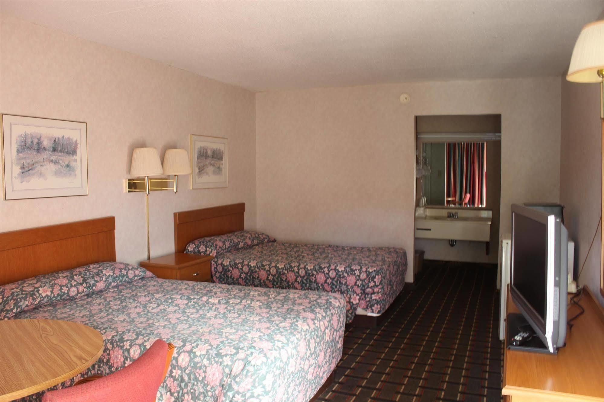 Town And Country Inn Suites Spindale Ngoại thất bức ảnh
